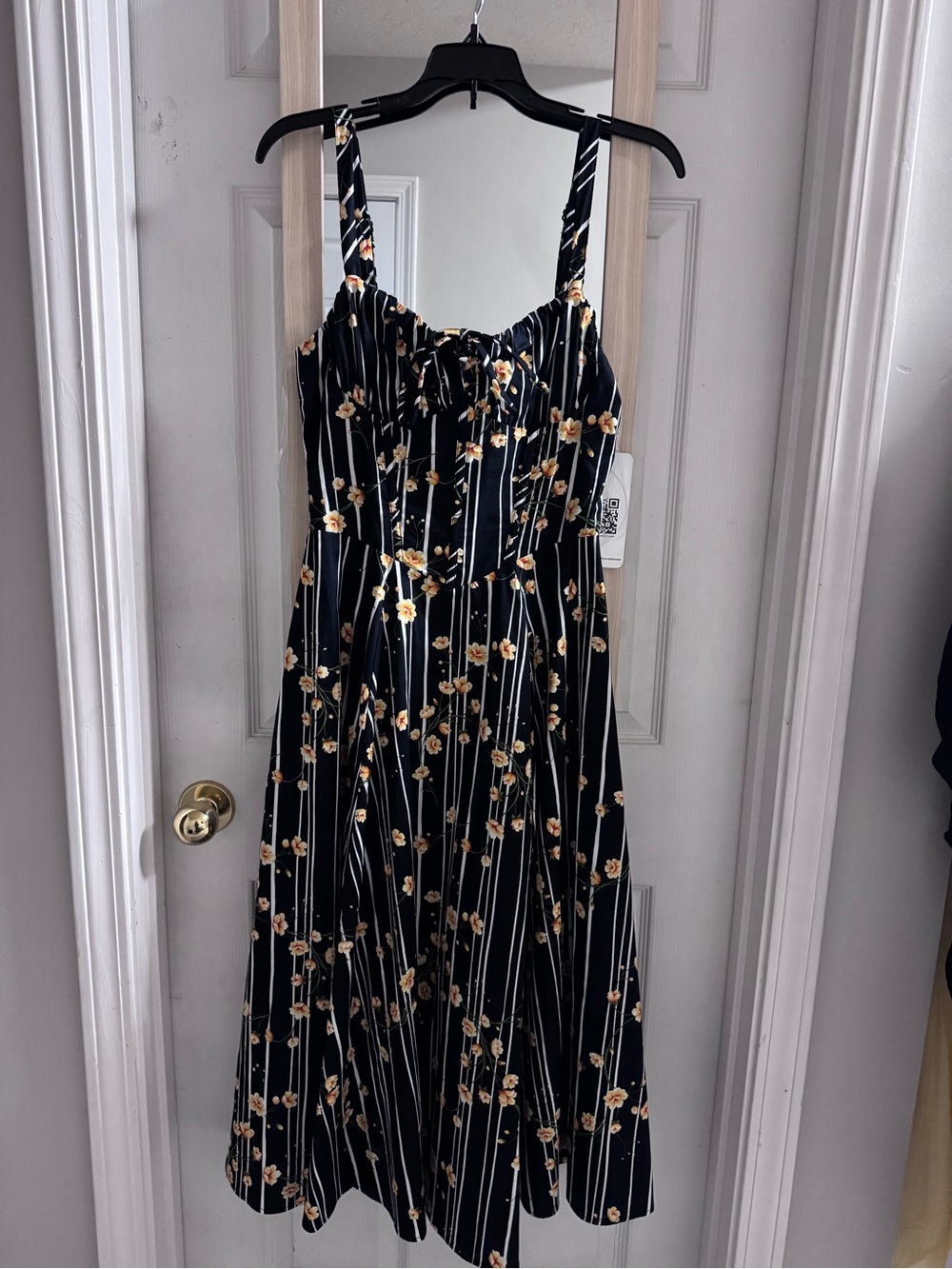Emerald sundae nwt Black Floral Stripe  with Tie back